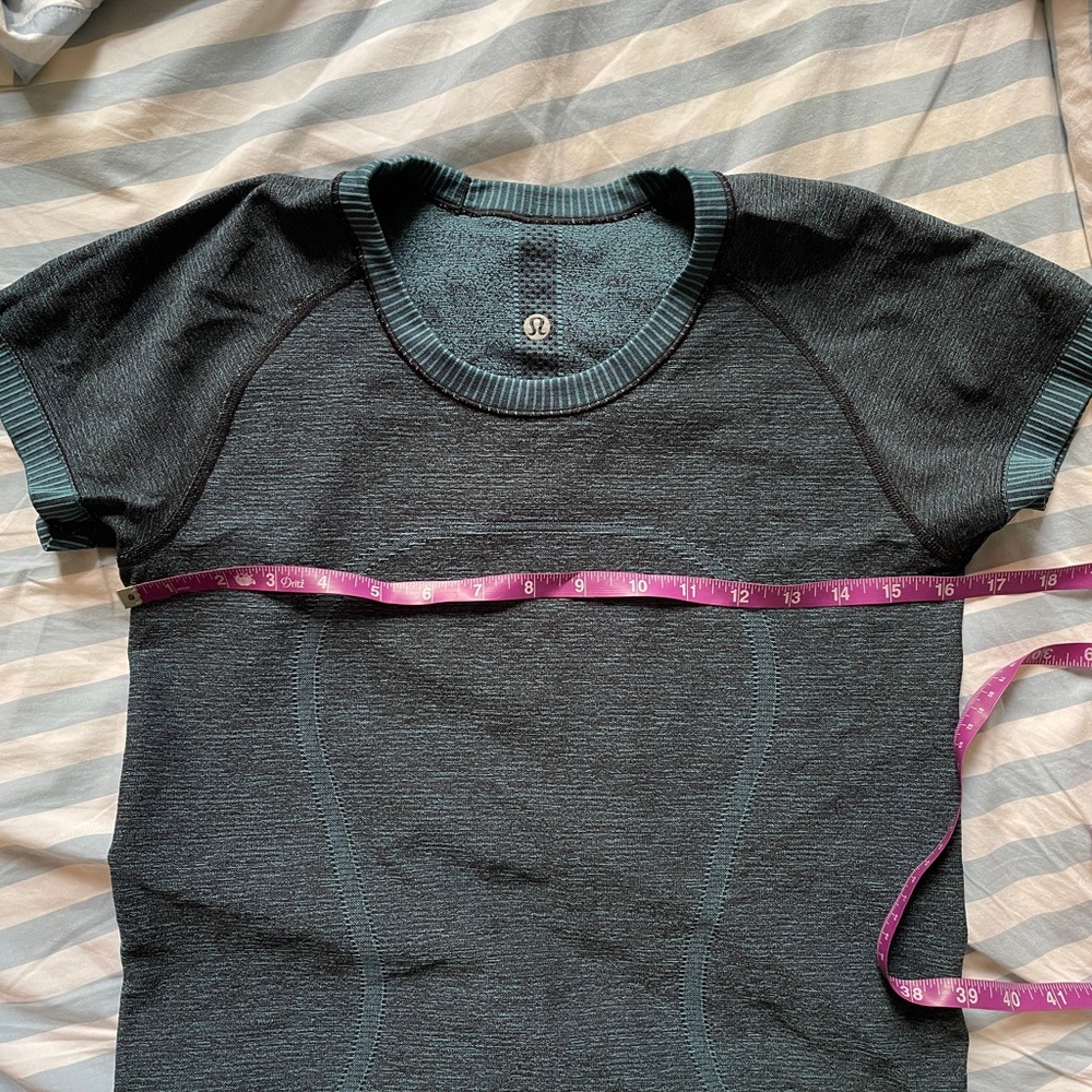 Lululemon Swiftly Tech Tee - Picture 4 of 6